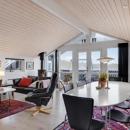 4 Bedroom Lovely In Vakantiehuis *
