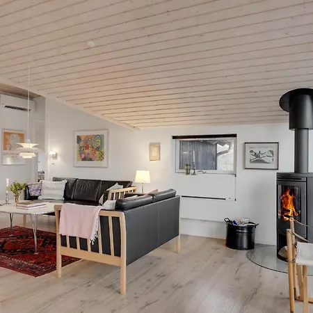 4 Bedroom Lovely In Hirtshals