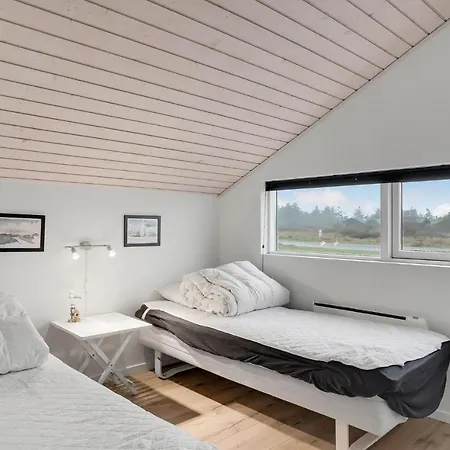 4 Bedroom Lovely In Vakantiehuis *