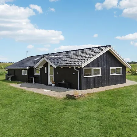 4 Bedroom Lovely In